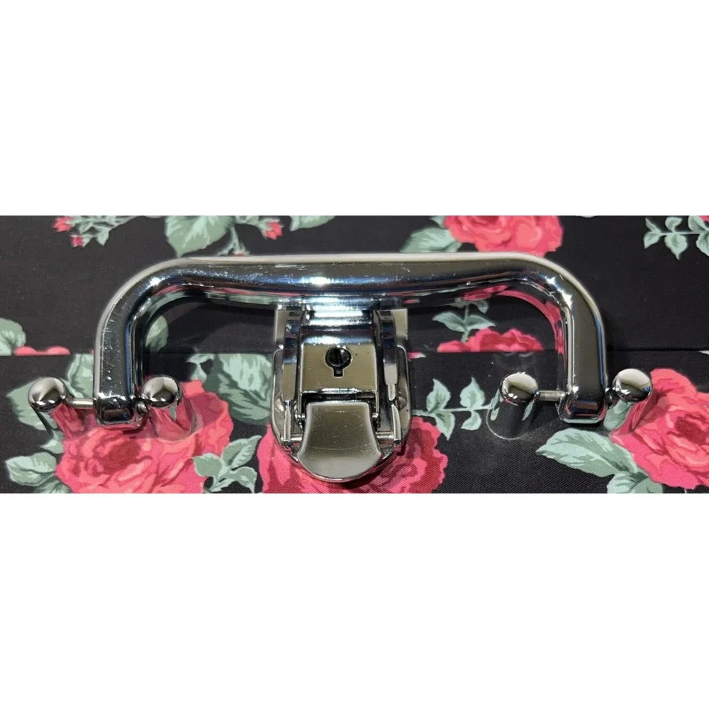 Make-up‎ 2 Tiered Shelves Travel Case Hardshell Black Roses